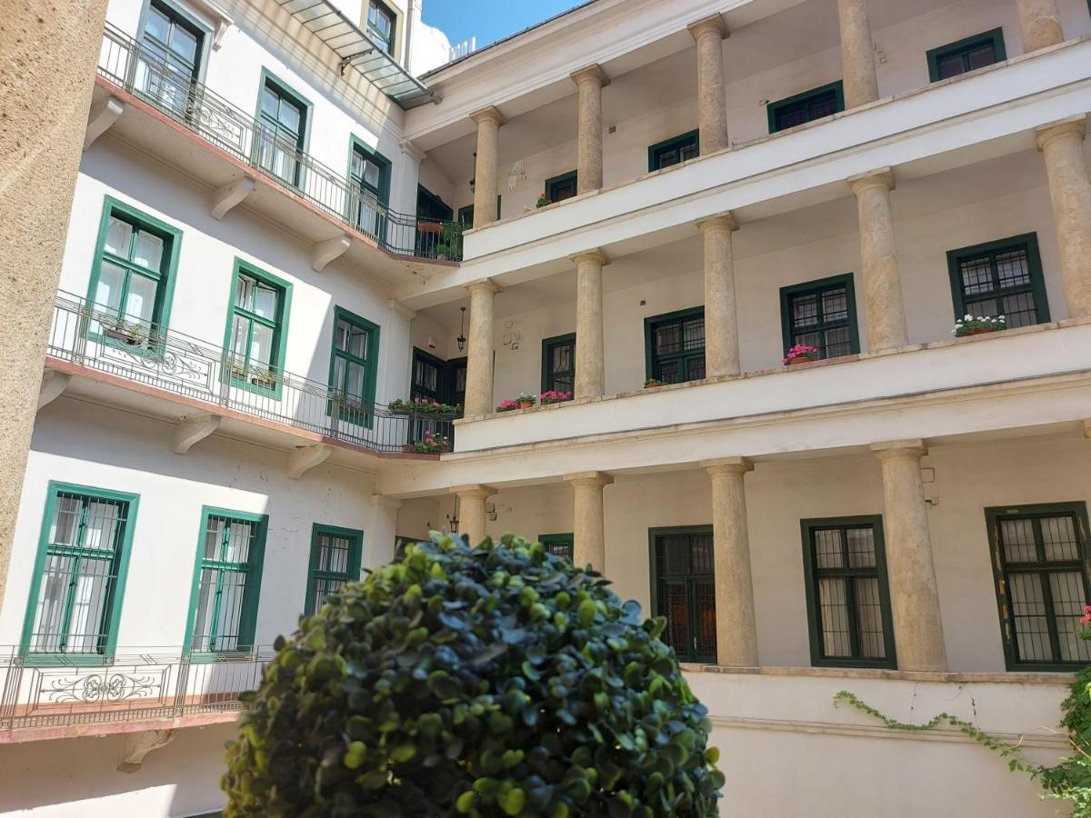 Home City Center Terrace Apartment Budapest Exterior photo